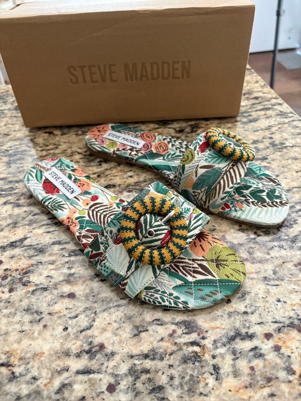 Steve Madden Merla sandals / slides.  NIB! 8.5
